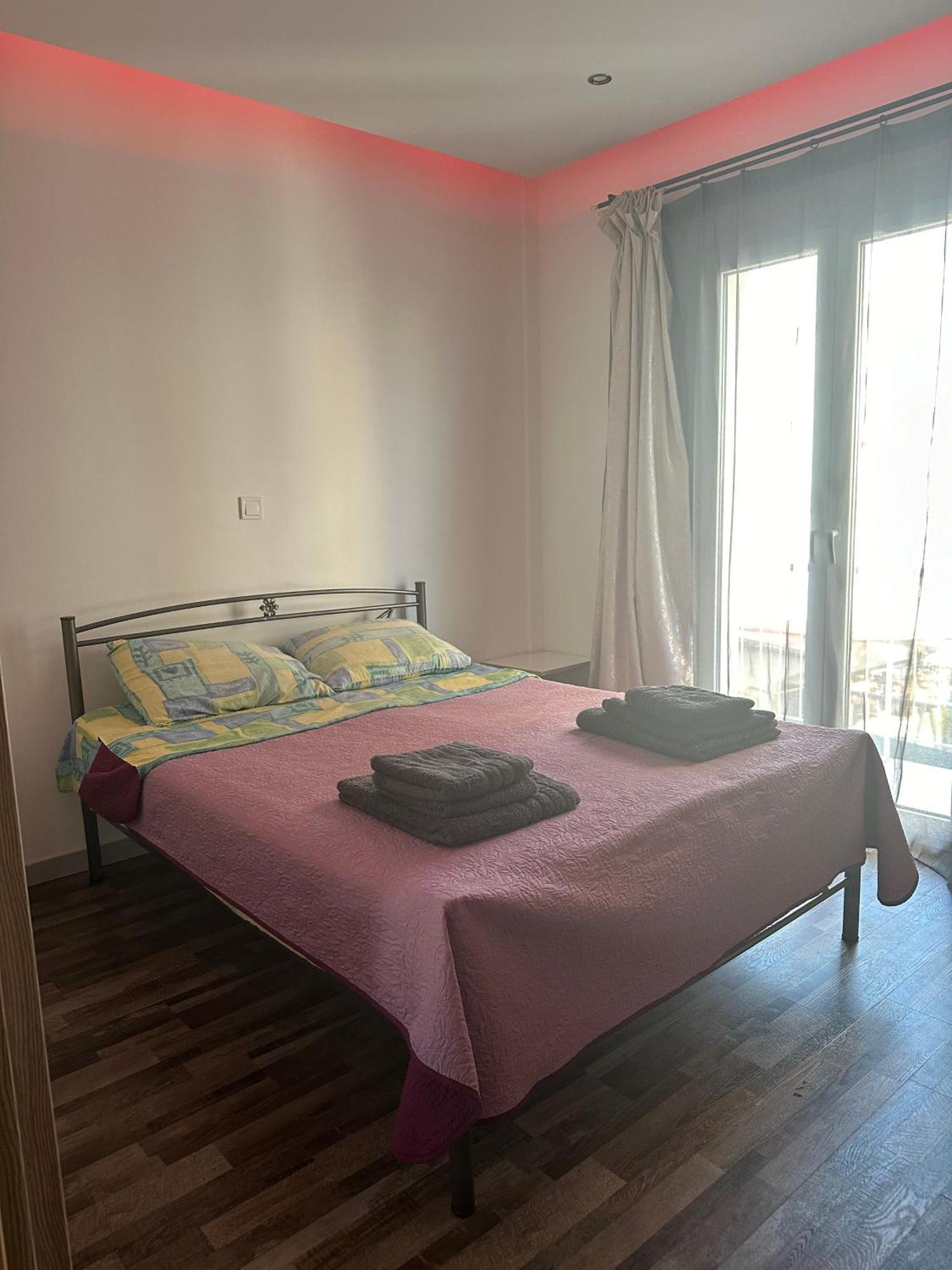 Apartment Center Piraeus Location Kastella Passalimani Port Eksteriør billede