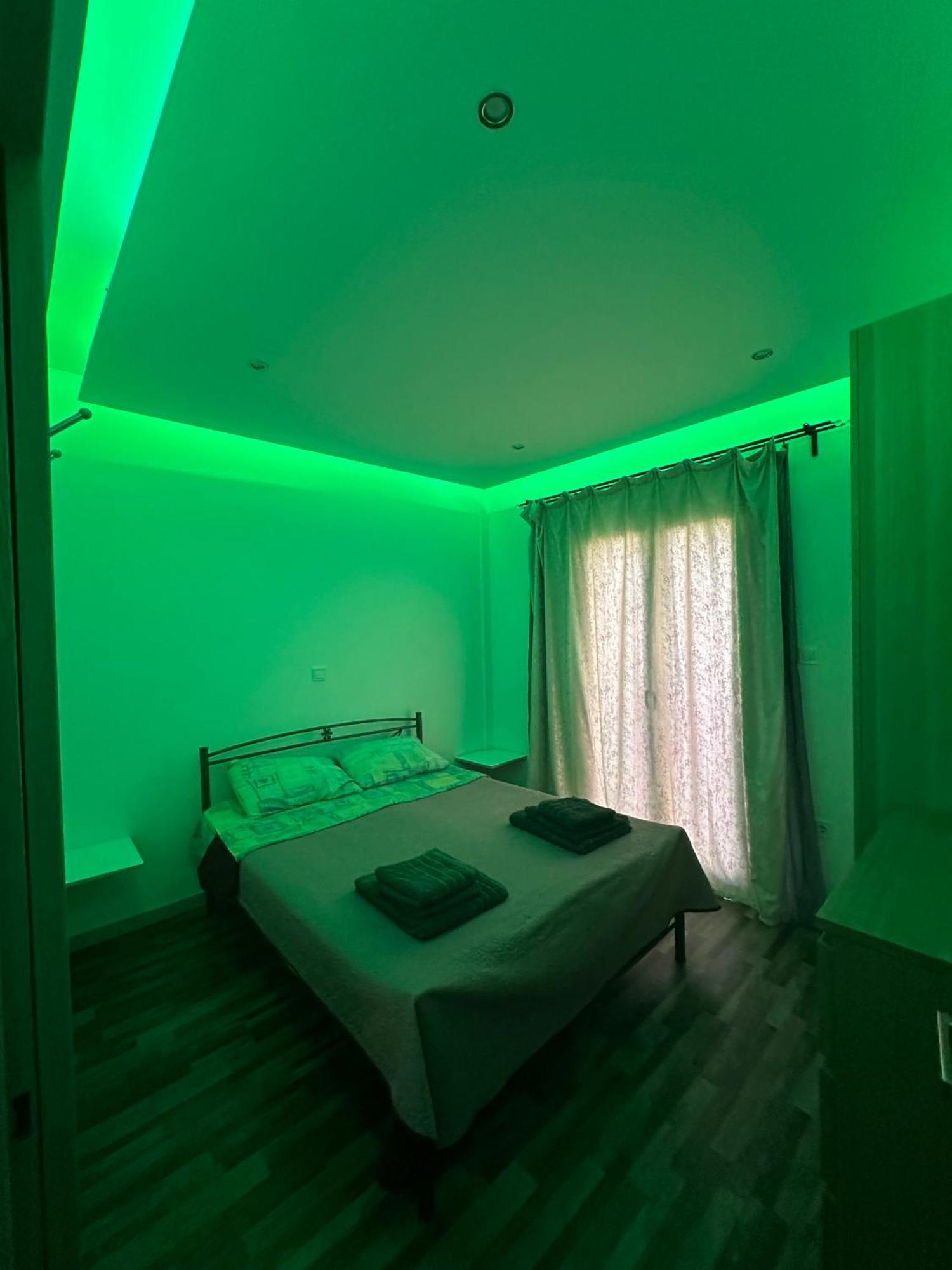 Apartment Center Piraeus Location Kastella Passalimani Port Eksteriør billede